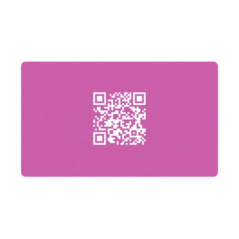 Гравирана лилава метална визитка с QR код, гланцово покритие и сребристо-бял лазерно гравиран дизайн